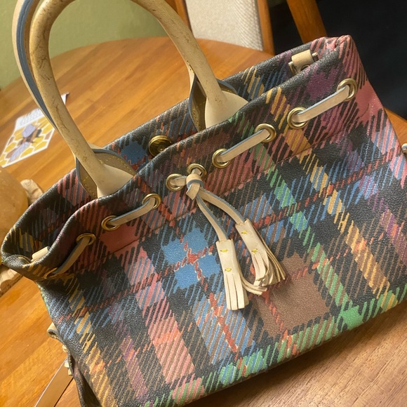 Dooney and Bourke handbag with strap - Picture 7 of 11